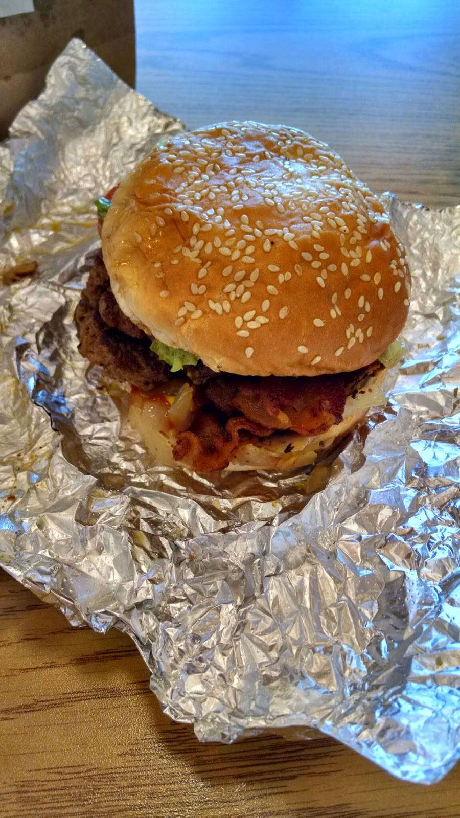 Five Guys | meal takeaway | 3155 W Shore Dr, Holland, MI 49424, USA | 6163995551 OR +1 616-399-5551