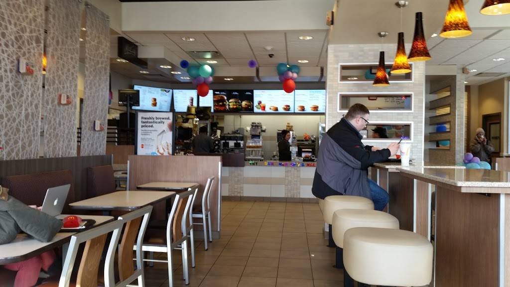 McDonalds | cafe | 631 Brook Forest Ave, Shorewood, IL 60404, USA | 8157254580 OR +1 815-725-4580