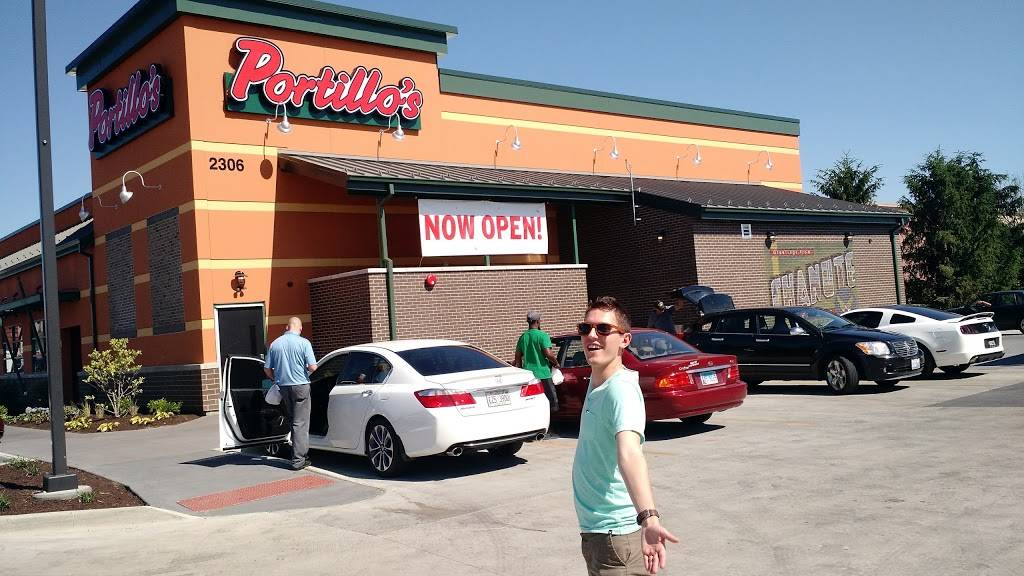 Portillos Hot Dogs | meal takeaway | 2306 N Prospect Ave, Champaign, IL 61822, USA | 2172079000 OR +1 217-207-9000