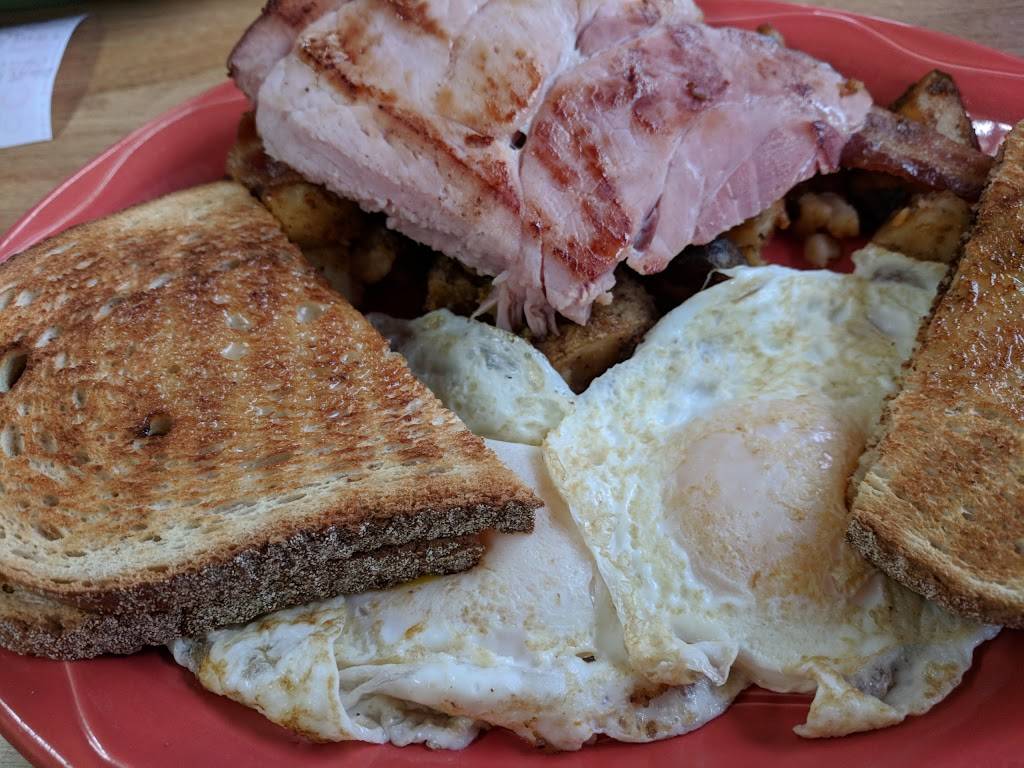 Charlies Diner | restaurant | 218 Union St, West Springfield, MA 01089, USA | 4137338551 OR +1 413-733-8551