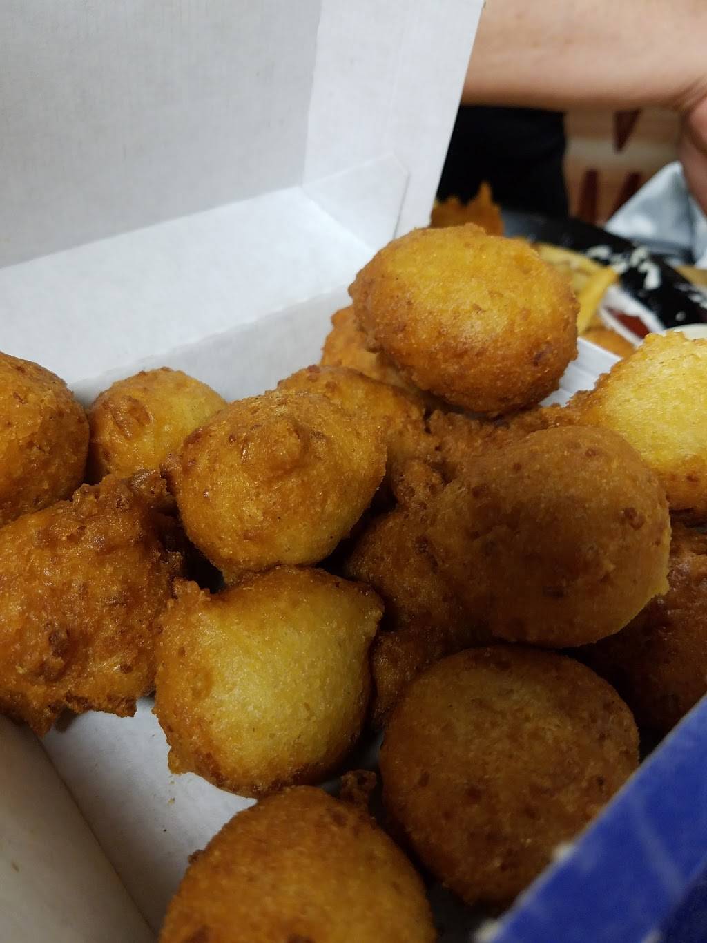 Long John Silvers | restaurant | 2746 SW Fairlawn Rd, Topeka, KS 66614, USA | 7852732190 OR +1 785-273-2190