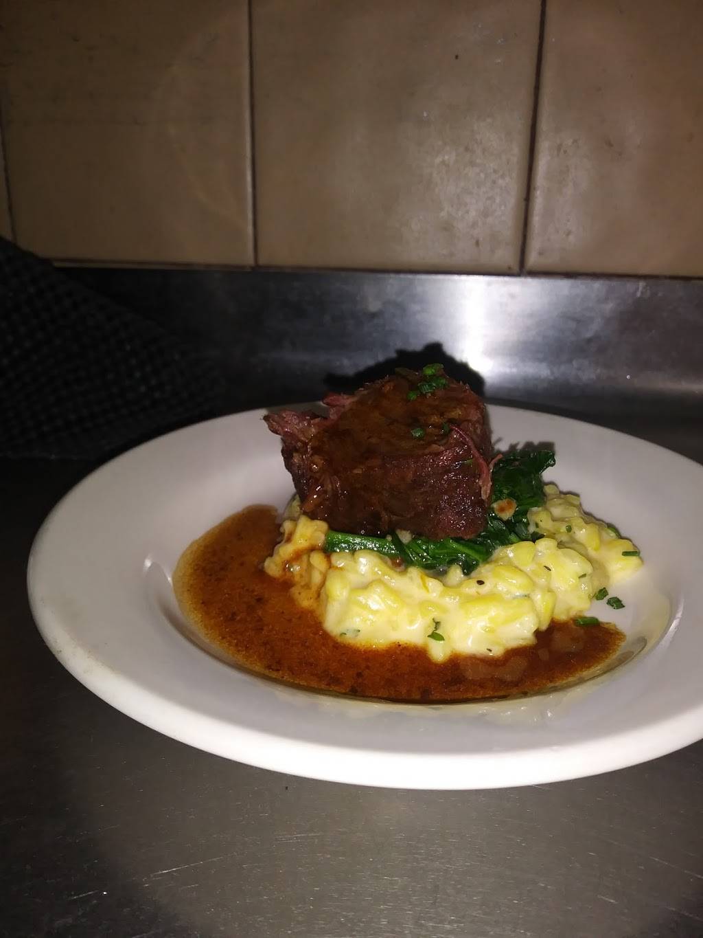 Capones | restaurant | 224 W Germantown Pike, Norristown, PA 19401, USA | 6102794748 OR +1 610-279-4748