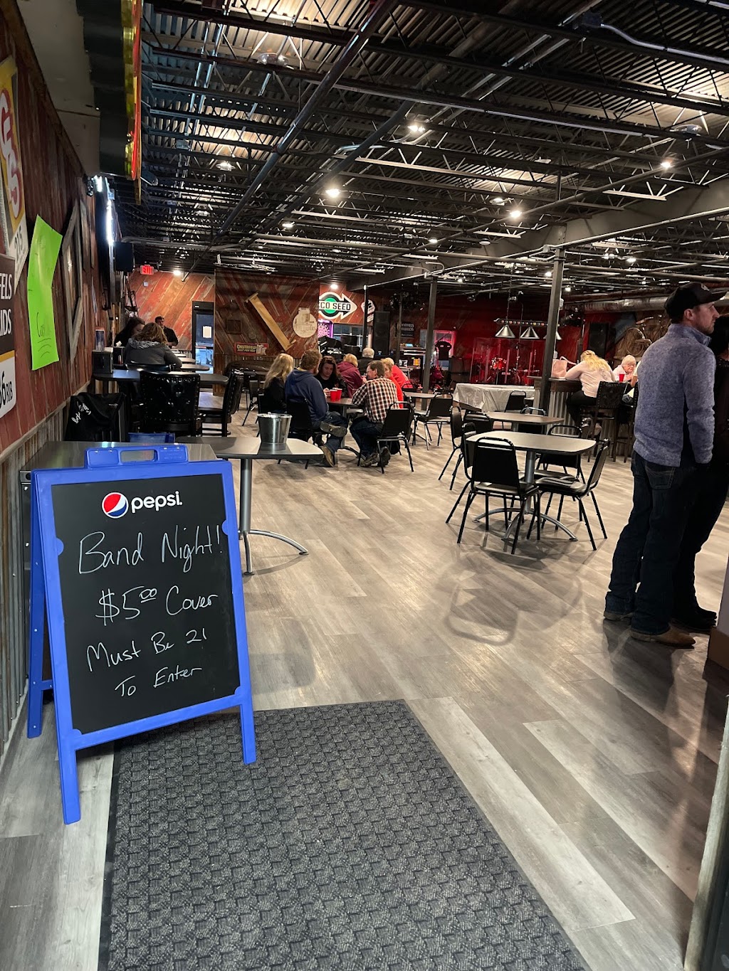 Red Fox BBQ | restaurant | 1900 Heritage Way, Waverly, IA 50677, USA | 3192424598 OR +1 319-242-4598