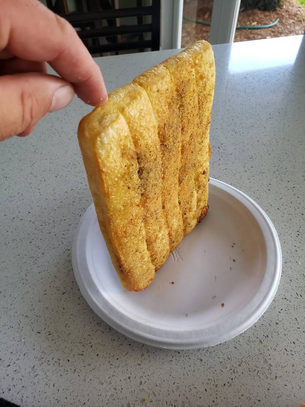 Pizza Hut | meal takeaway | 18510 NW 67th Ave, Miami, FL 33015, USA | 3058267100 OR +1 305-826-7100