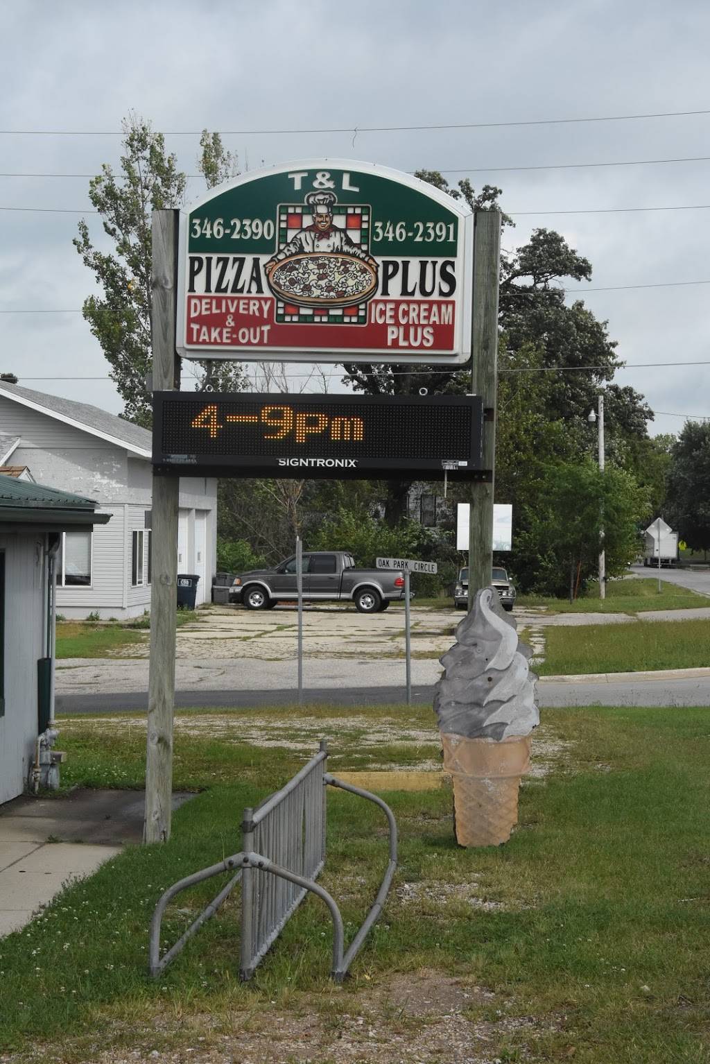 T&L’s Pizza Plus | restaurant | 703 6th St, Parkersburg, IA 50665, USA | 3193462390 OR +1 319-346-2390