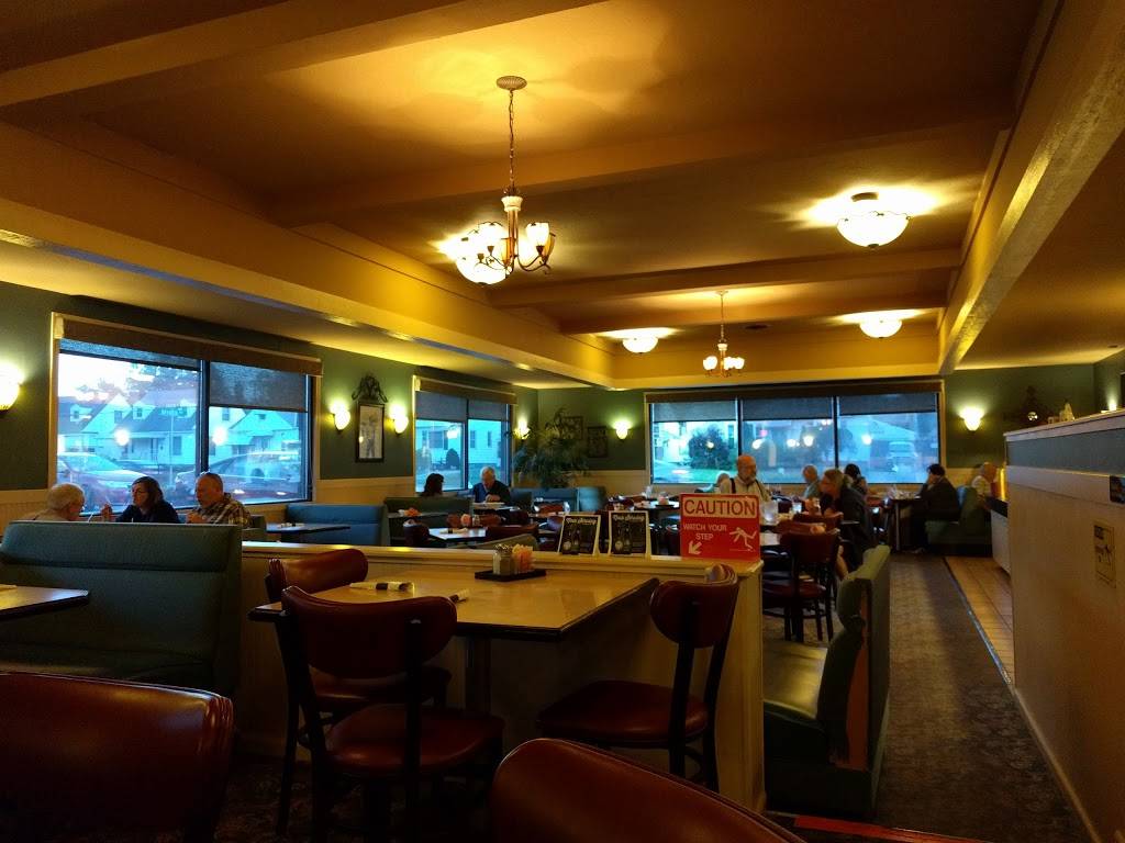 Pappous Family Restaurant | restaurant | 8320 Snow Rd, Parma, OH 44129, USA | 4408889644 OR +1 440-888-9644