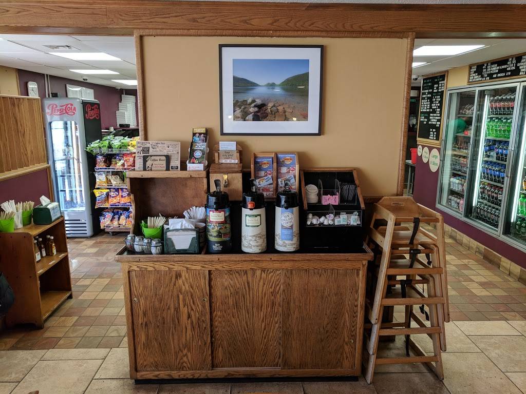 Sams Italian Foods | restaurant | 7 Main St, Freeport, ME 04032, USA | 2078654700 OR +1 207-865-4700