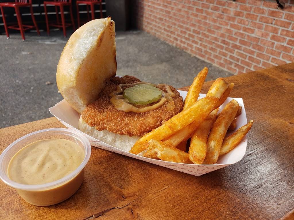 Rooster’s Chicken Shack | restaurant | 5980 Bartlett Center Dr, Bartlett, TN 38134, USA | 9018775555 OR +1 901-877-5555