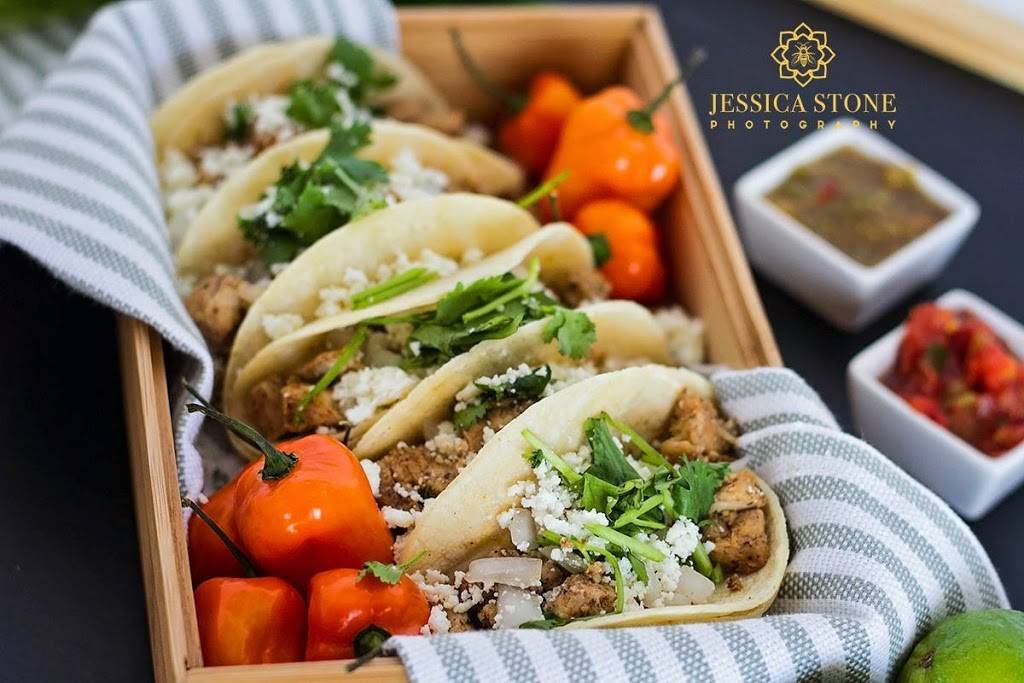 Small Mountain Street Tacos | restaurant | 172 E Lake Dr, Medicine Park, OK 73557, USA | 5805745374 OR +1 580-574-5374