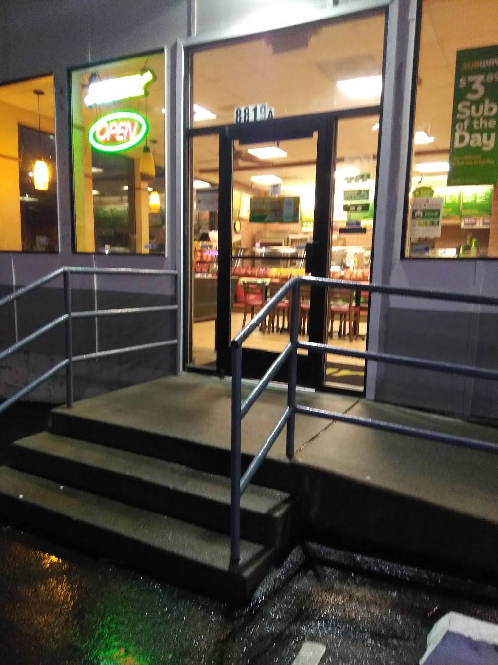 Subway | meal takeaway | 8819 14th Ave S, Seattle, WA 98108, USA | 2067623300 OR +1 206-762-3300