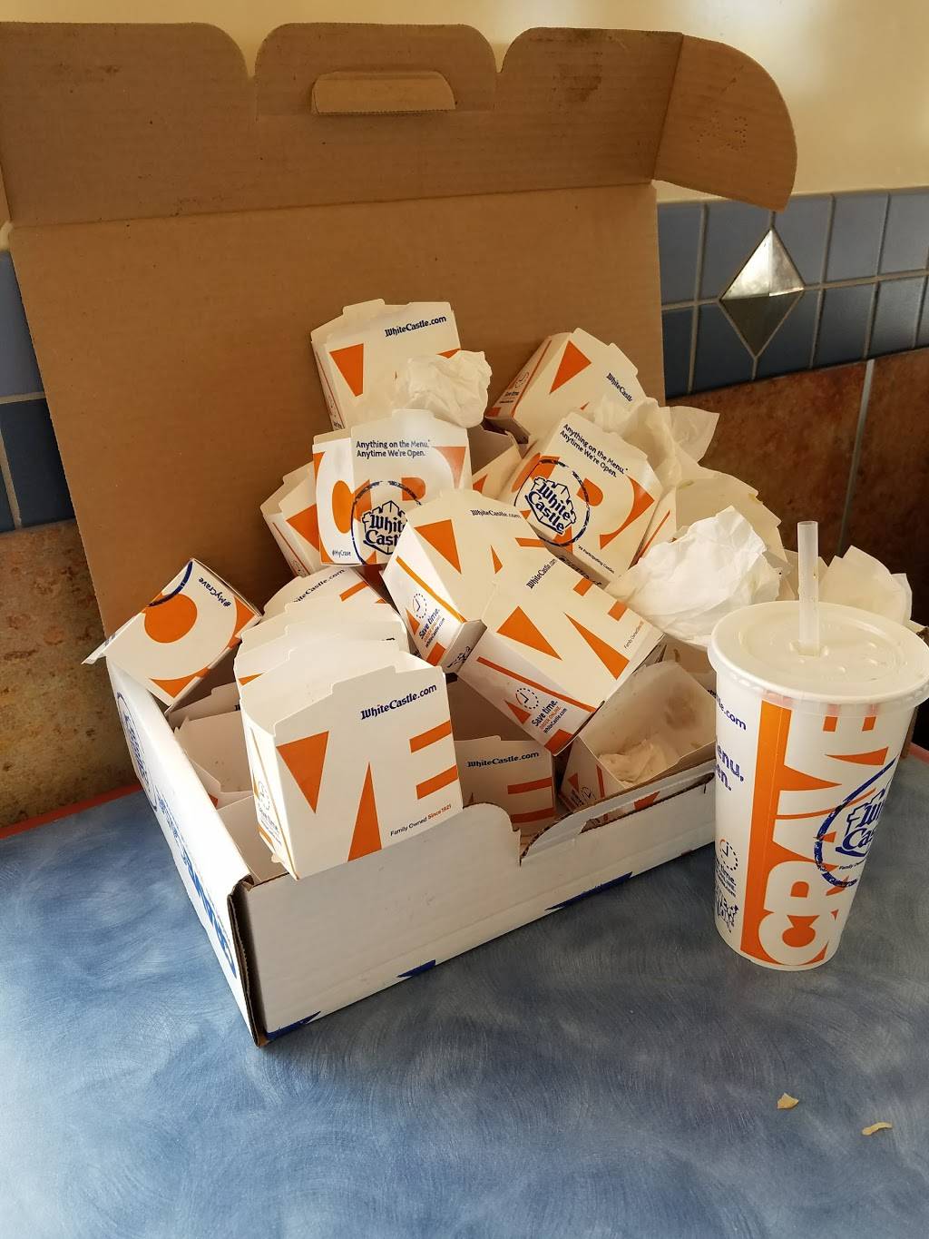 White Castle | restaurant | 5618 W North Ave, Chicago, IL 60639, USA | 7738890194 OR +1 773-889-0194