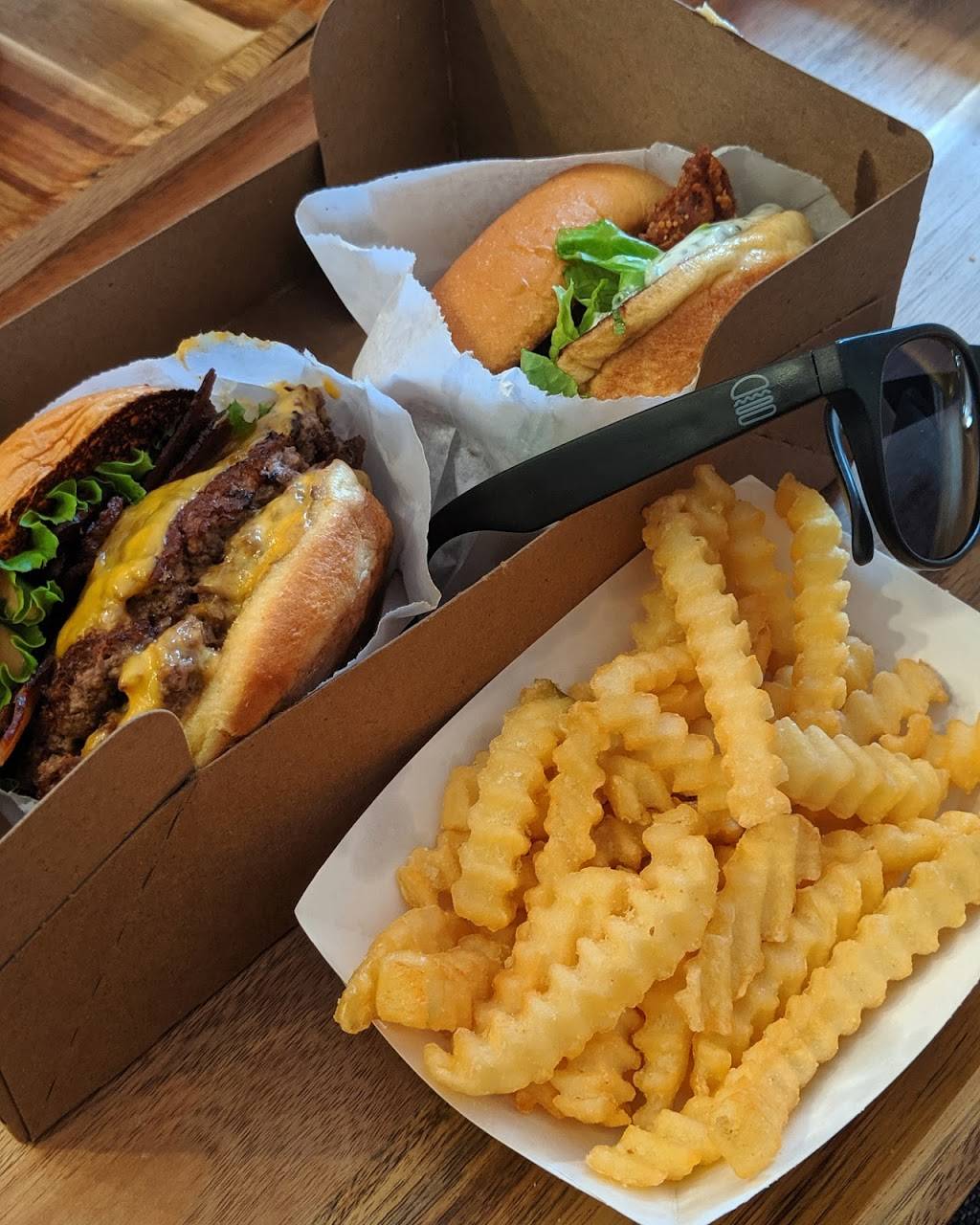 Shake Shack | restaurant | 3030 Washtenaw Ave #107, Ann Arbor, MI 48104, USA | 7344124762 OR +1 734-412-4762