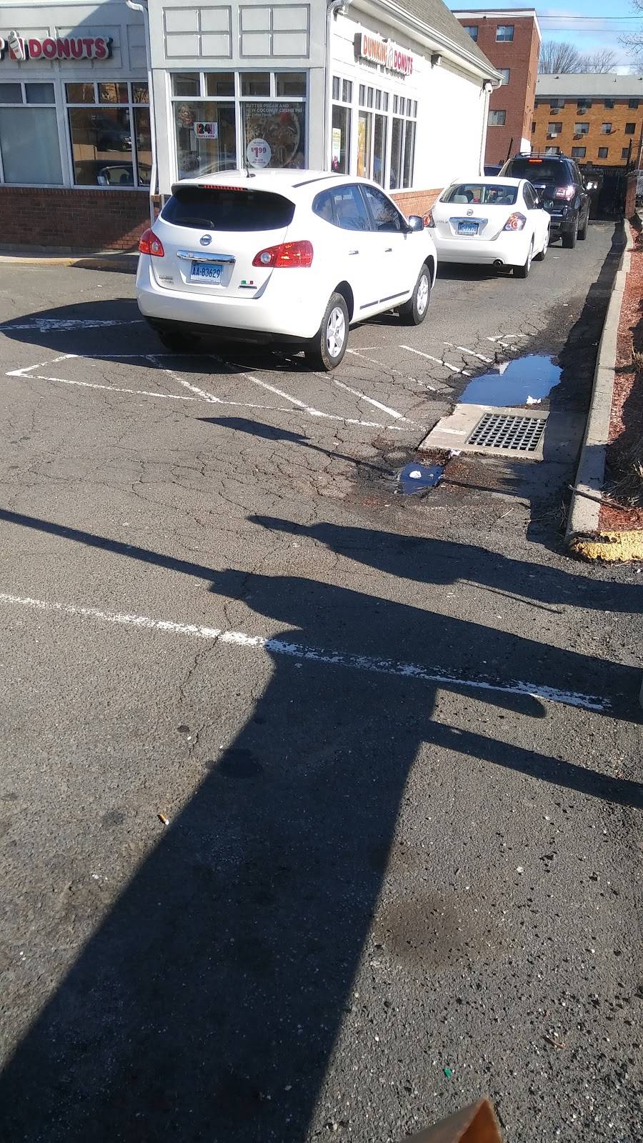 Dunkin | cafe | 880 Barnum Avenue Cutoff, Stratford, CT 06614, USA | 2033784024 OR +1 203-378-4024