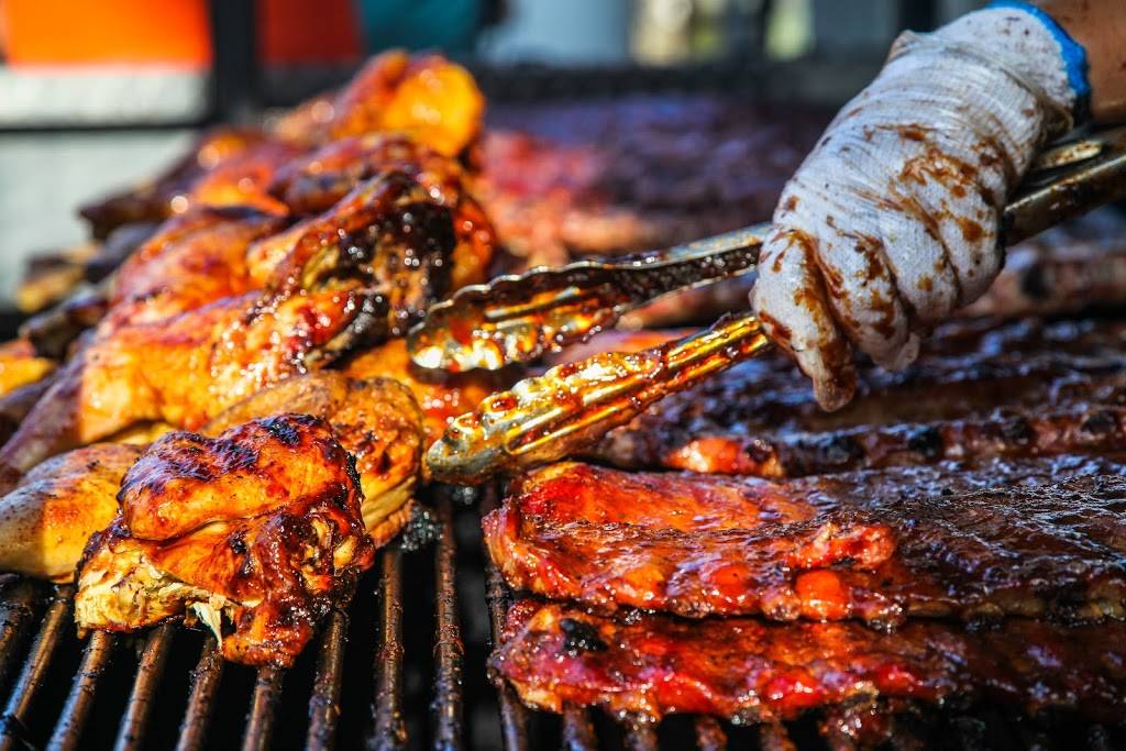 Toronto Ribfest | restaurant | 256 Centennial Park Rd, Etobicoke, ON M9C 5N3, Canada | 5194423560 OR +1 519-442-3560