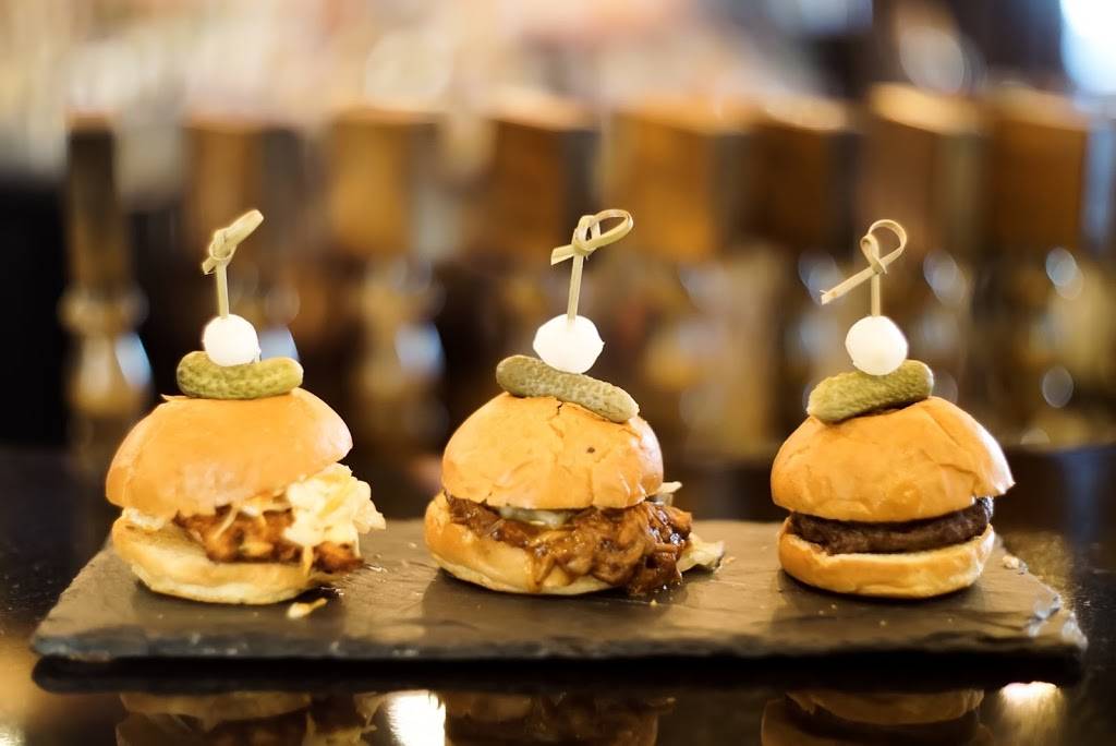 Jacks Bar And Steakhouse | restaurant | 212 College St, New Haven, CT 06510, USA | 2038915777 OR +1 203-891-5777