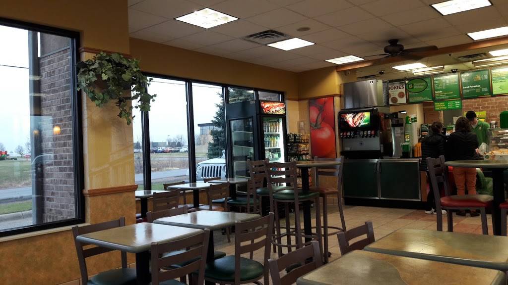 Subway | meal takeaway | 120 Evergreen Dr, Sartell, MN 56377, USA | 3202537500 OR +1 320-253-7500