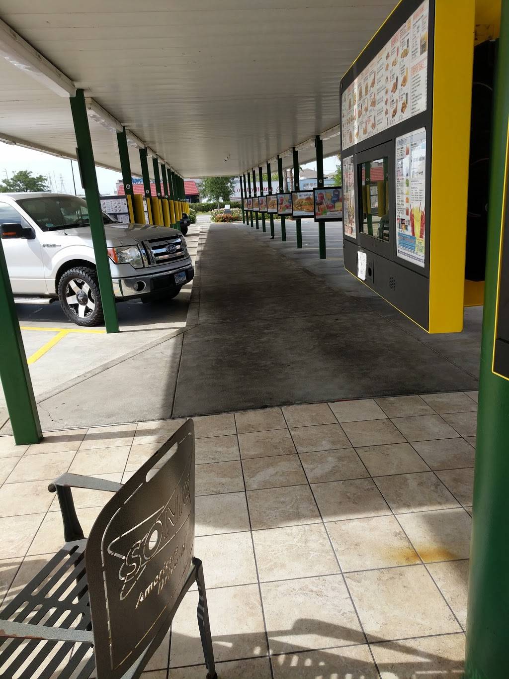 Sonic Drive-In | restaurant | 5127 Broadway Avenue J, Galveston, TX 77551, USA | 4097626223 OR +1 409-762-6223