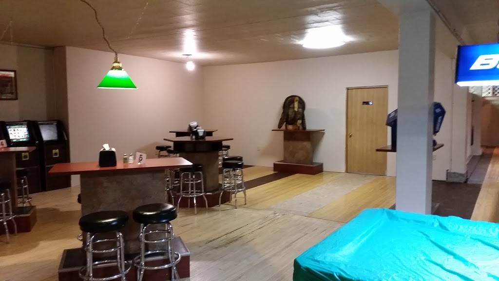 LJs Sports Zone & Grill | restaurant | 305 N 3rd Ave, Stratford, WI 54484, USA | 7155819126 OR +1 715-581-9126