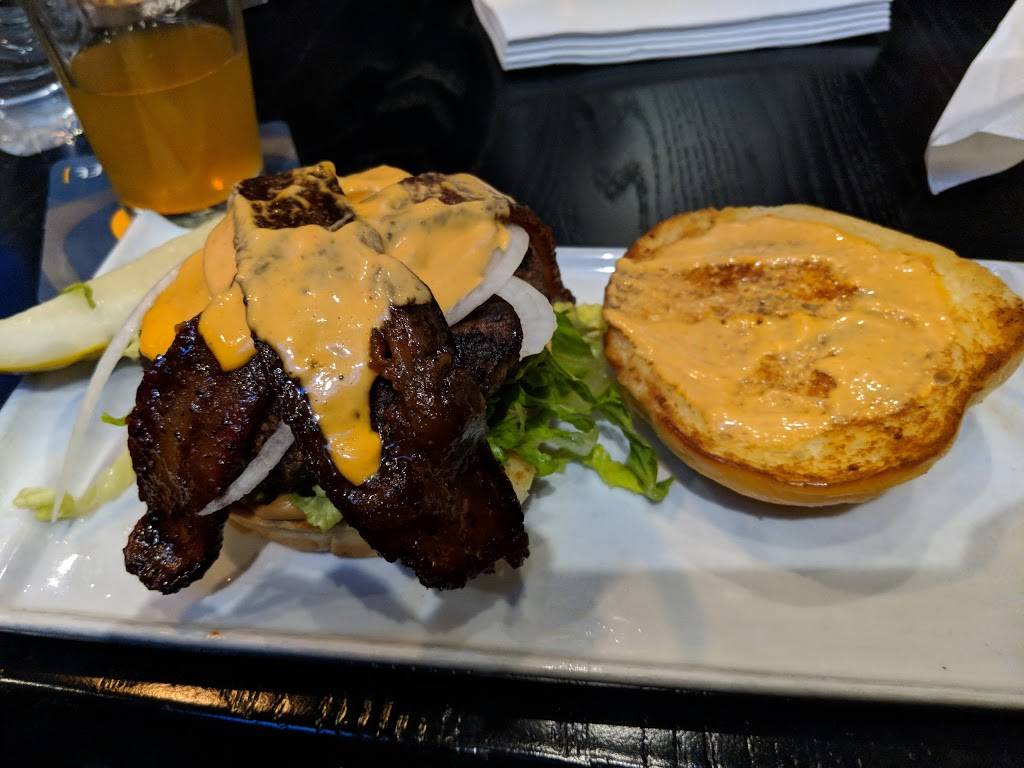 The Draft Sports Bar & Grill | restaurant | 10200 Quil Ceda Blvd, Tulalip, WA 98271, USA | 3607161625 OR +1 360-716-1625