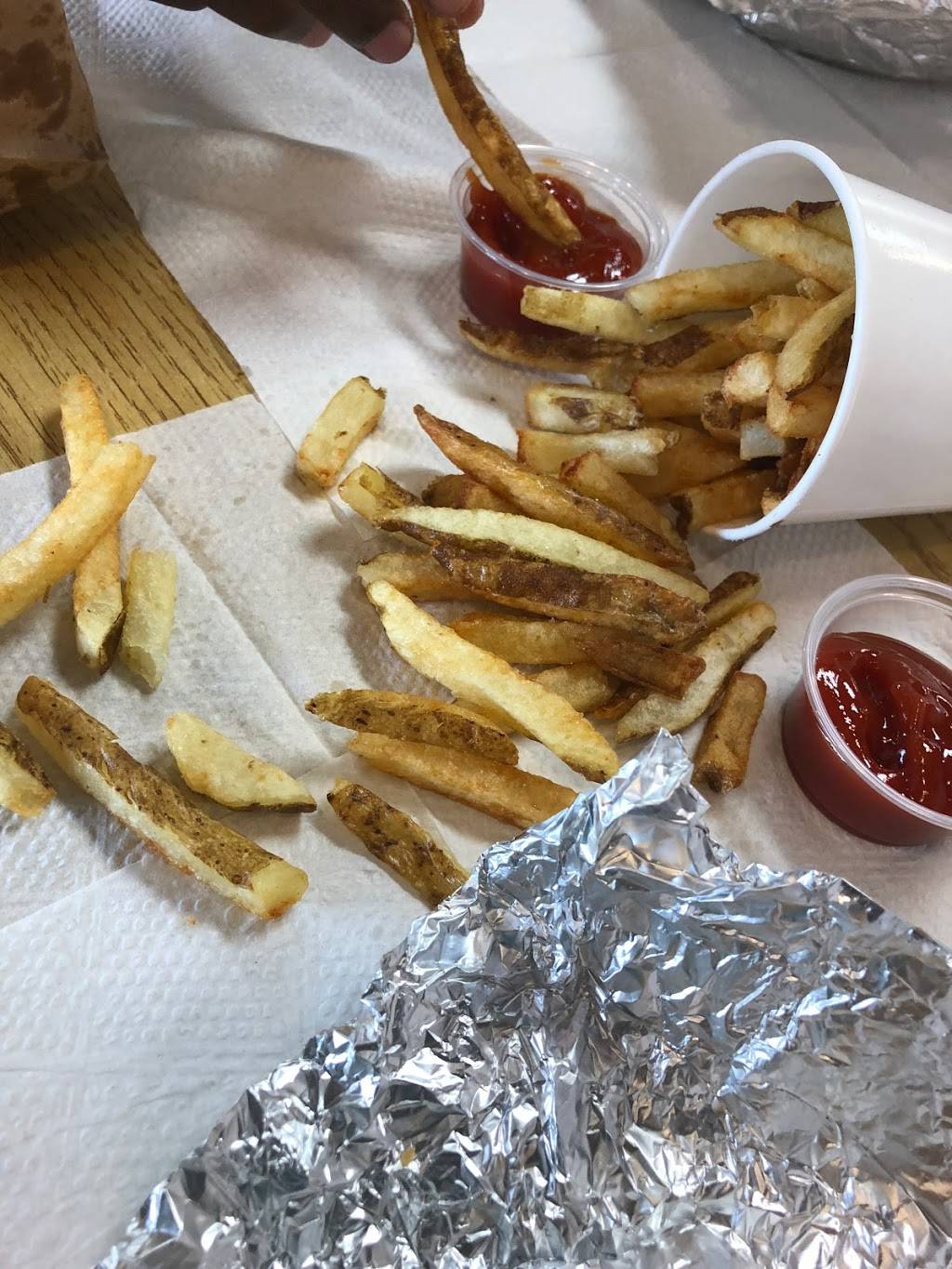 Five Guys | meal takeaway | 7268 W Atlantic Blvd, Margate, FL 33063, USA | 9549754818 OR +1 954-975-4818