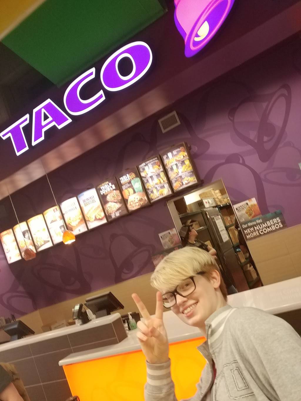 Taco Bell | restaurant | 800 W University Pkwy, Orem, UT 84058, USA | 8018636489 OR +1 801-863-6489