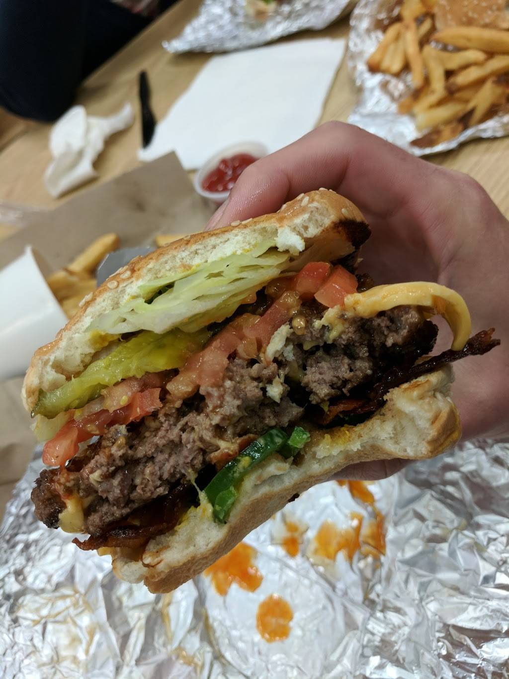 Five Guys | meal takeaway | 687 Lynnhaven Pkwy, Virginia Beach, VA 23452, USA | 7579952304 OR +1 757-995-2304