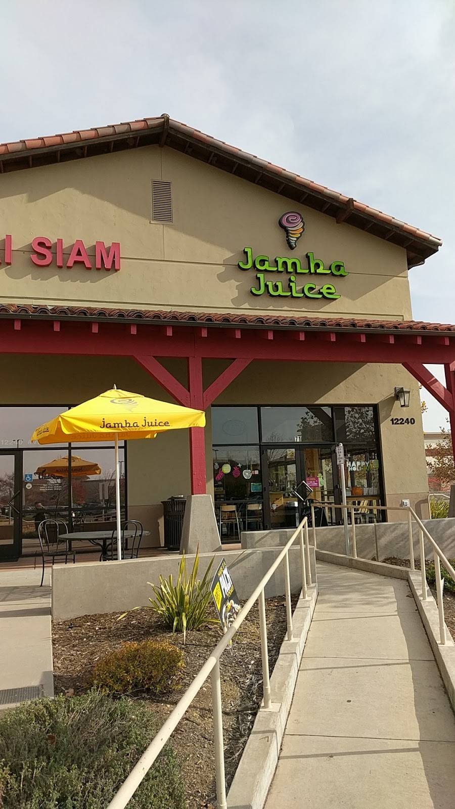 Jamba Juice Amador Ridge | restaurant | 12240 Industry Blvd Ste. 71, Jackson, CA 95642, USA | 2092571668 OR +1 209-257-1668