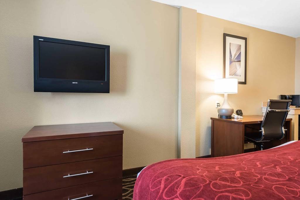 Comfort Suites Tampa Airport North | restaurant | 5421 W Waters Ave, Tampa, FL 33634, USA | 8138808938 OR +1 813-880-8938