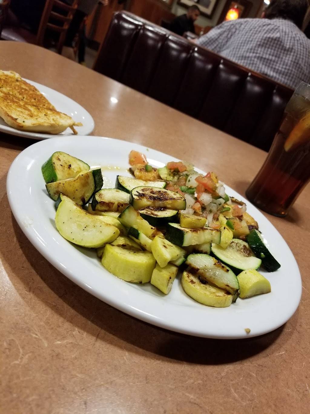 Dennys | restaurant | 37050 47th St E, Palmdale, CA 93552, USA | 6612853884 OR +1 661-285-3884
