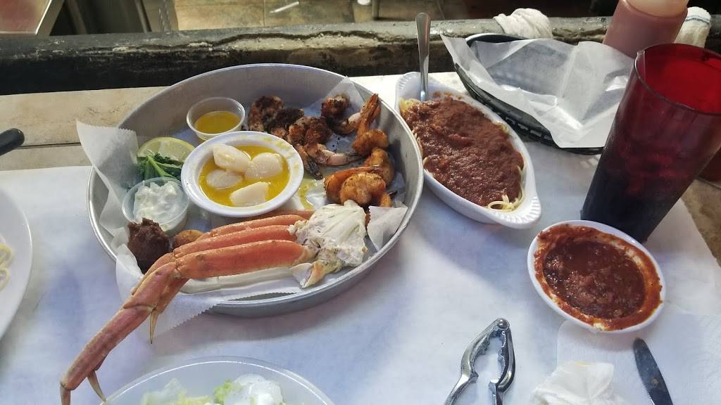 Victorios Oyster Bar | restaurant | 1500 Alafaya Trail, Oviedo, FL 32765, USA | 4073667330 OR +1 407-366-7330