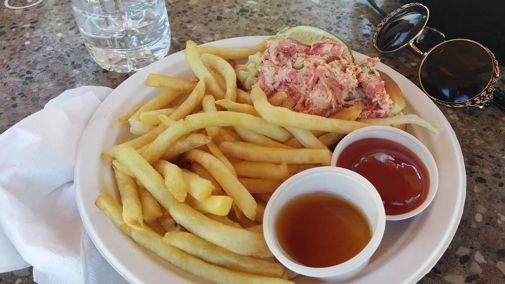 Lido Beach Restaurant | restaurant | 400 Benjamin Franklin Dr, Sarasota, FL 34236, USA | 9413880400 OR +1 941-388-0400