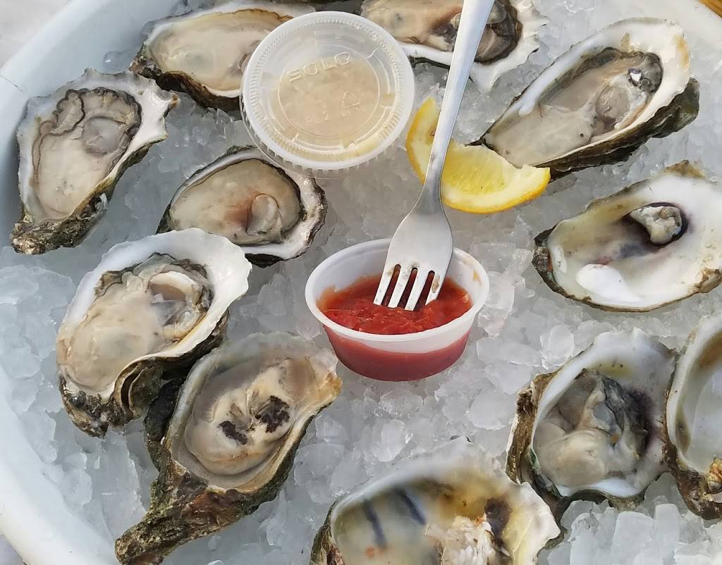 Mr Manatees Casual Grille | restaurant | 30 Royal Palm Pt., Vero Beach, FL 32960, USA | 7725699151 OR +1 772-569-9151