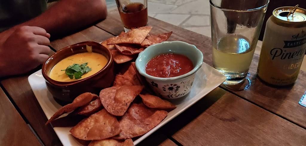 Brick’s Pub | restaurant | 1807 W Slaughter Ln #100, Austin, TX 78748, USA | 5124945239 OR +1 512-494-5239