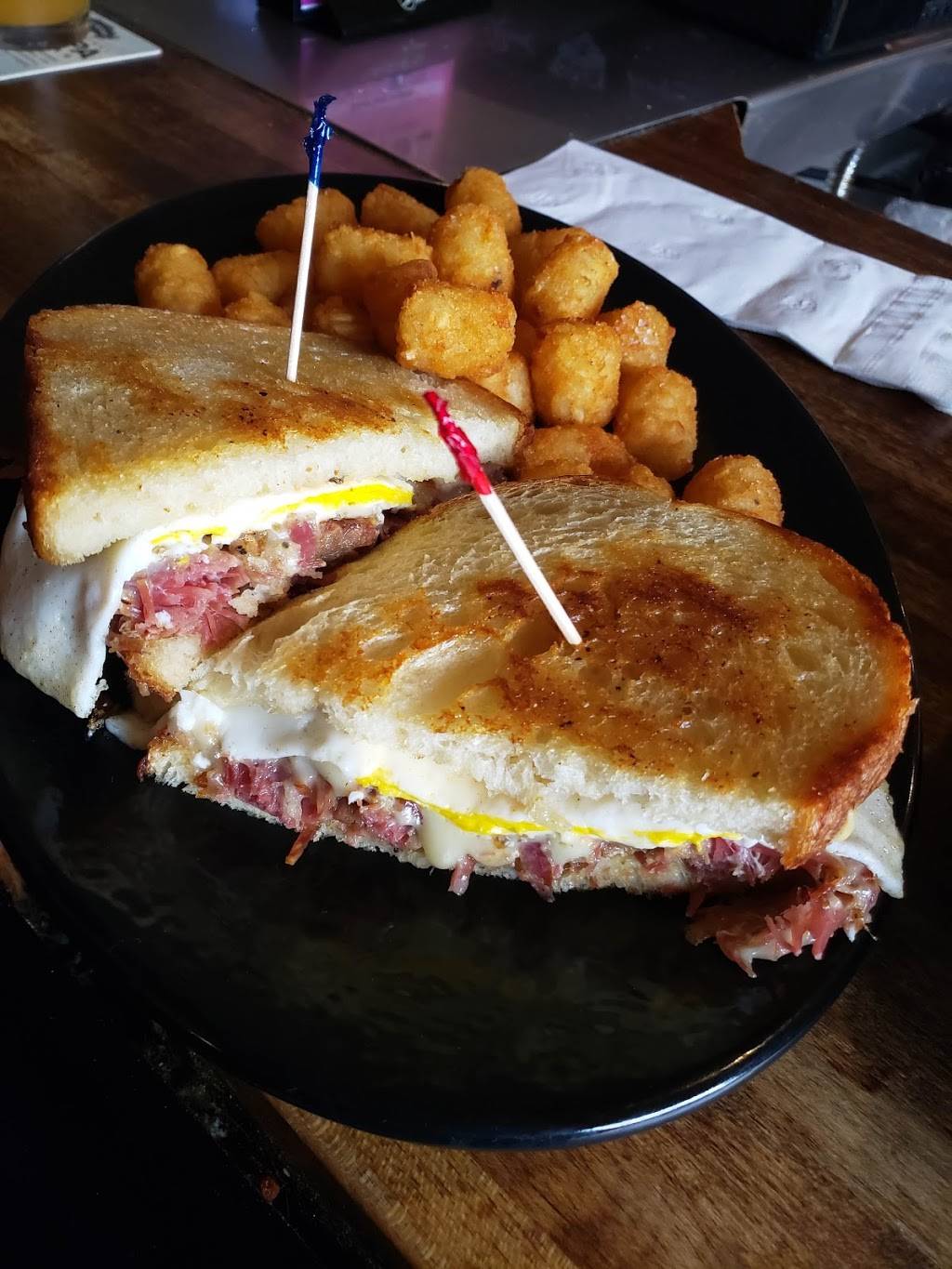 Quackers Fire Grill & Bar | restaurant | 968 East Ave, Chico, CA 95926, USA | 5308953825 OR +1 530-895-3825