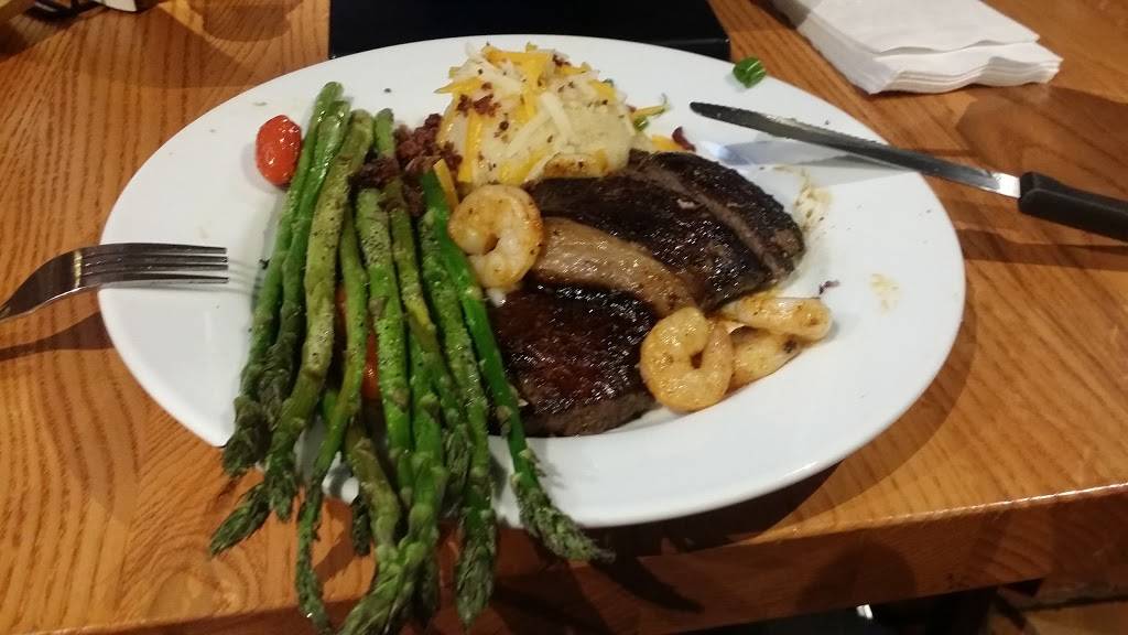 Chilis Grill & Bar | restaurant | 88 Wadsworth Blvd, Lakewood, CO 80226, USA | 3032382996 OR +1 303-238-2996