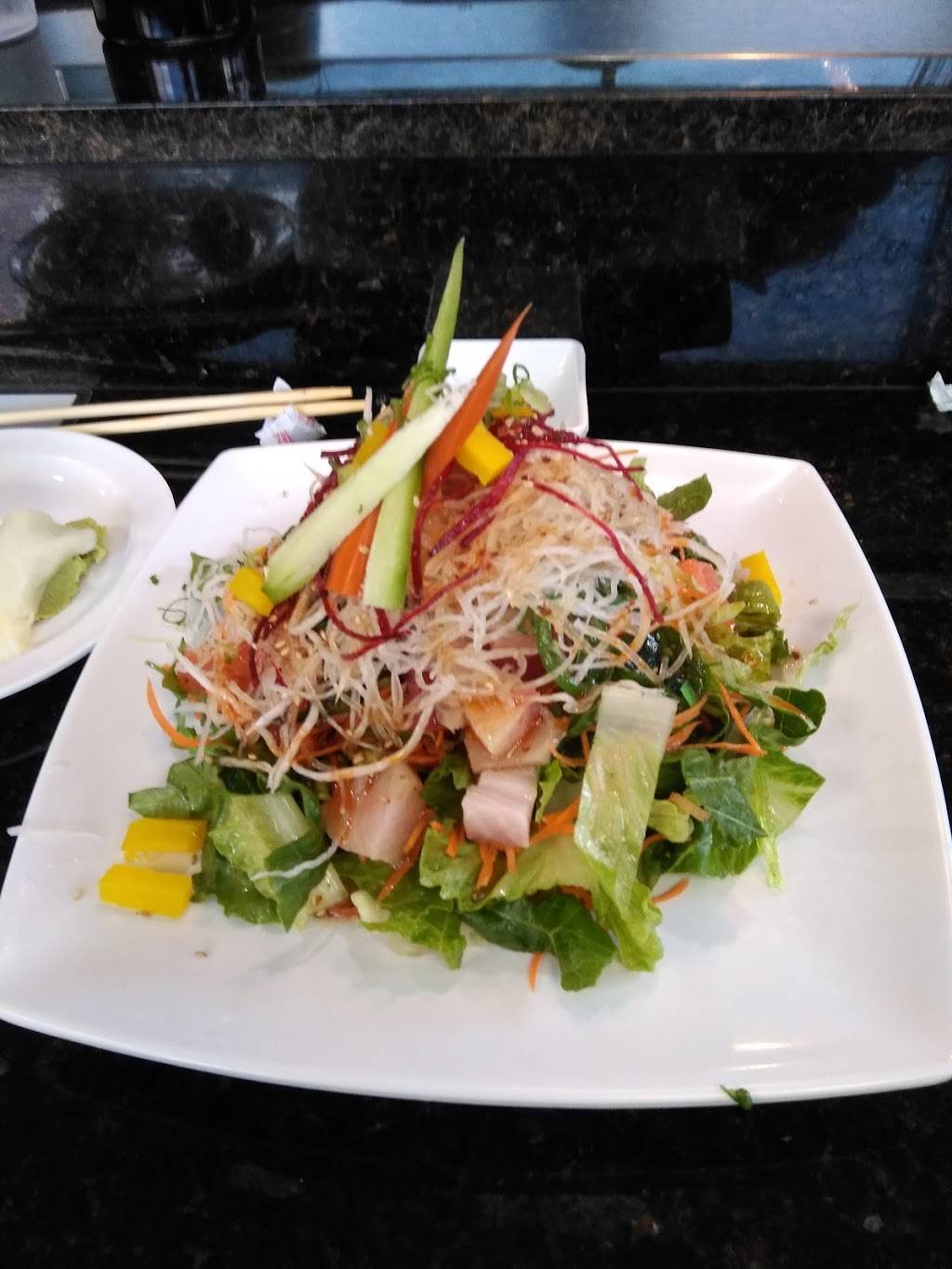 Sun ramen & sushi bar | restaurant | 7578 Winnetka Ave, Winnetka, CA 91306, USA | 7472503922 OR +1 747-250-3922