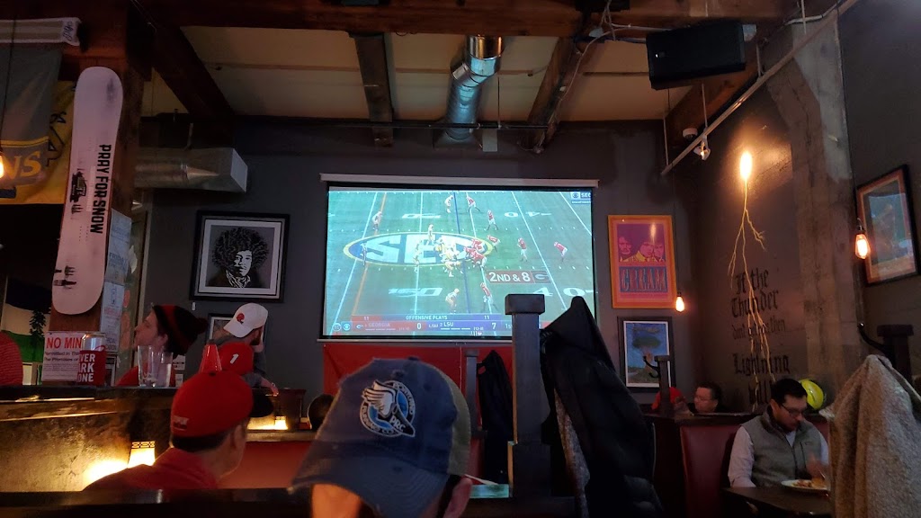 Lightning Will Bar & Grill | restaurant | 305 NW 21st Ave, Portland, OR 97209, USA | 5033278203 OR +1 503-327-8203