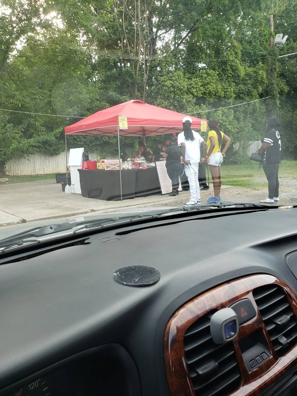 Nadines Funnel Cakes | restaurant | 4331 The Plaza, Charlotte, NC 28205, USA | 7042587248 OR +1 704-258-7248