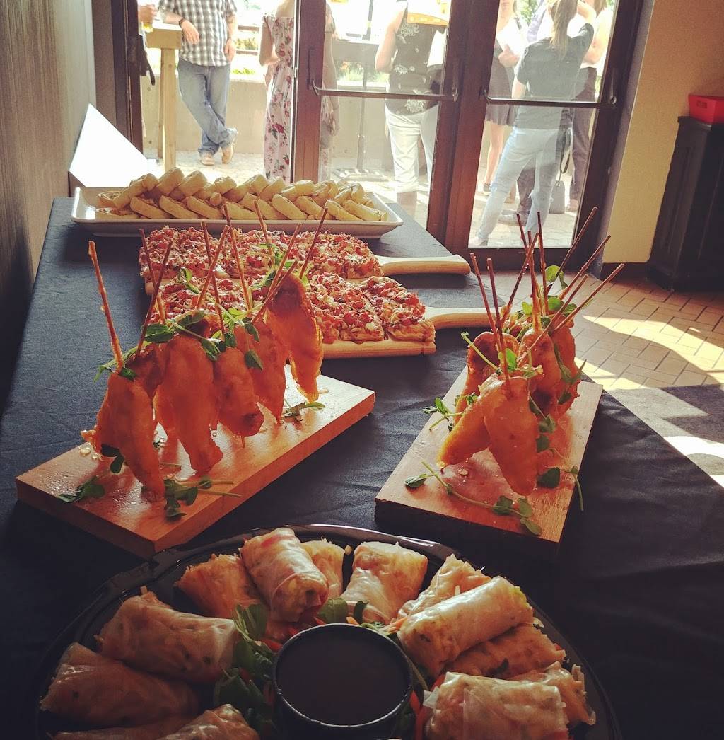 Grind Café & Catering Co. | restaurant | 265 Front St N Suite 105, Sarnia, ON N7T 7X1, Canada | 5193398986 OR +1 519-339-8986