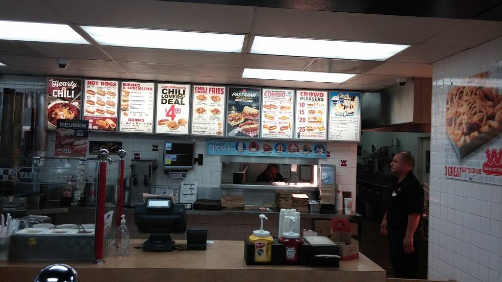 Wienerschnitzel | restaurant | 3850 La Sierra Ave, Riverside, CA 92505, USA | 9513591880 OR +1 951-359-1880