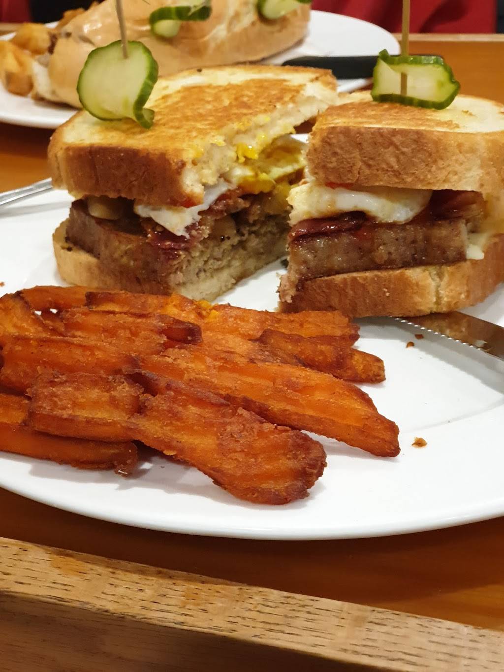 Whalom Kitchen | restaurant | 324 Electric Ave, Lunenburg, MA 01462, USA | 9783421111 OR +1 978-342-1111