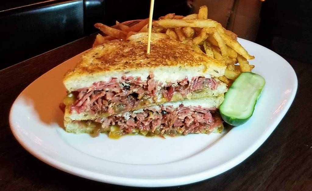 Marlows Tavern | restaurant | 6889 Eagle Watch Dr, Orlando, FL 32822, USA | 4079852381 OR +1 407-985-2381