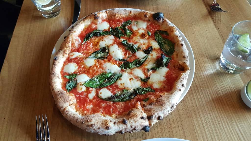 Fabbrica Don Mills | restaurant | 49 Karl Fraser Rd, North York, ON M3C 0E5, Canada | 4163910307 OR +1 416-391-0307