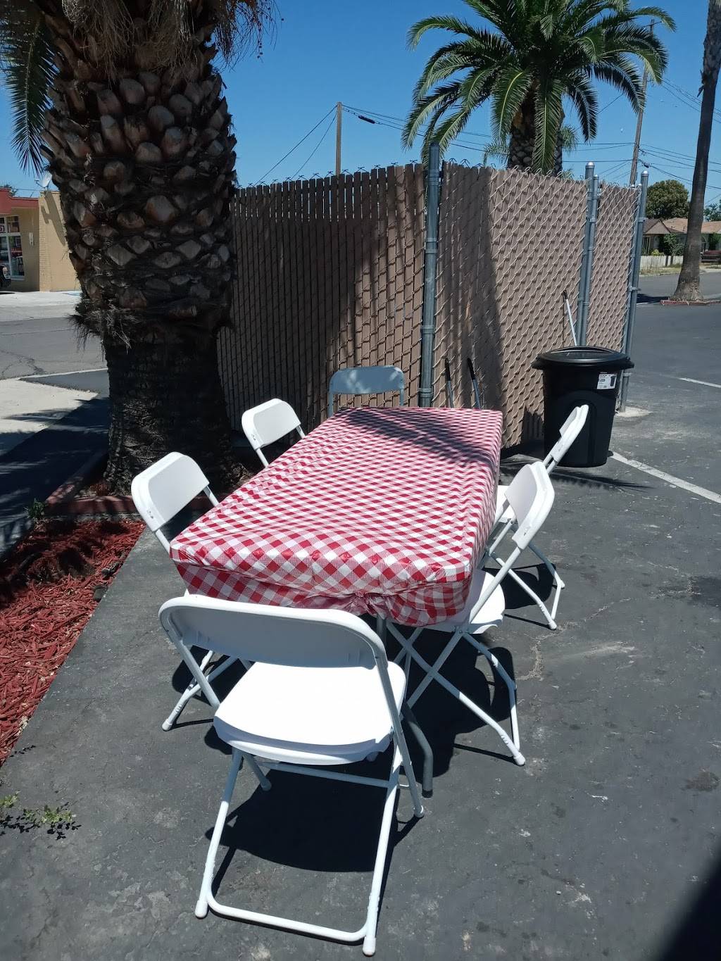 Botanas El cachanilla | restaurant | 330 W Pacheco Blvd, Los Banos, CA 93635, USA | 2097379904 OR +1 209-737-9904