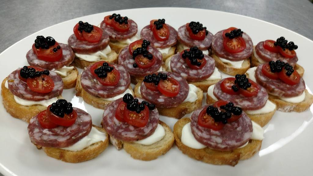 Walloon Lake Inn | restaurant | 4178 West St, Walloon Lake, MI 49796, USA | 2315352999 OR +1 231-535-2999