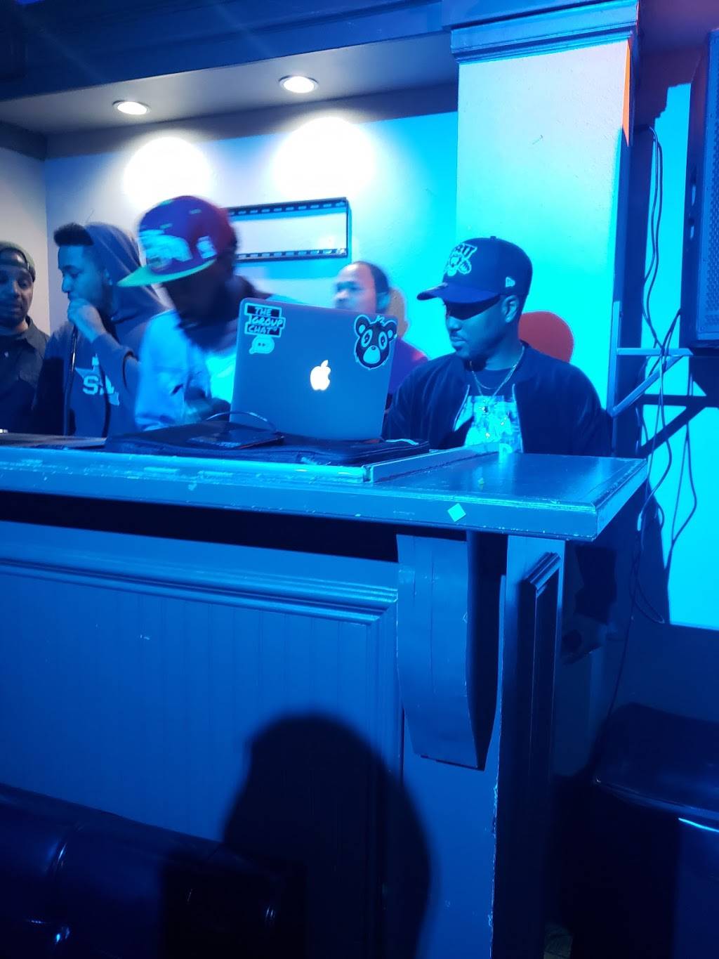 Spiveys | restaurant | 3000 Blodgett St, Houston, TX 77004, USA | 8322587851 OR +1 832-258-7851