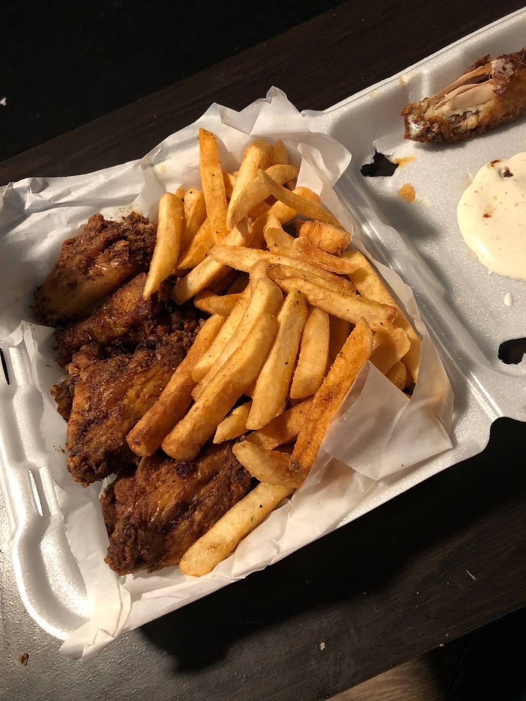 Ashton Deli + Seafood | restaurant | 15525 Warwick Blvd #108, Newport News, VA 23608, USA | 7578873551 OR +1 757-887-3551