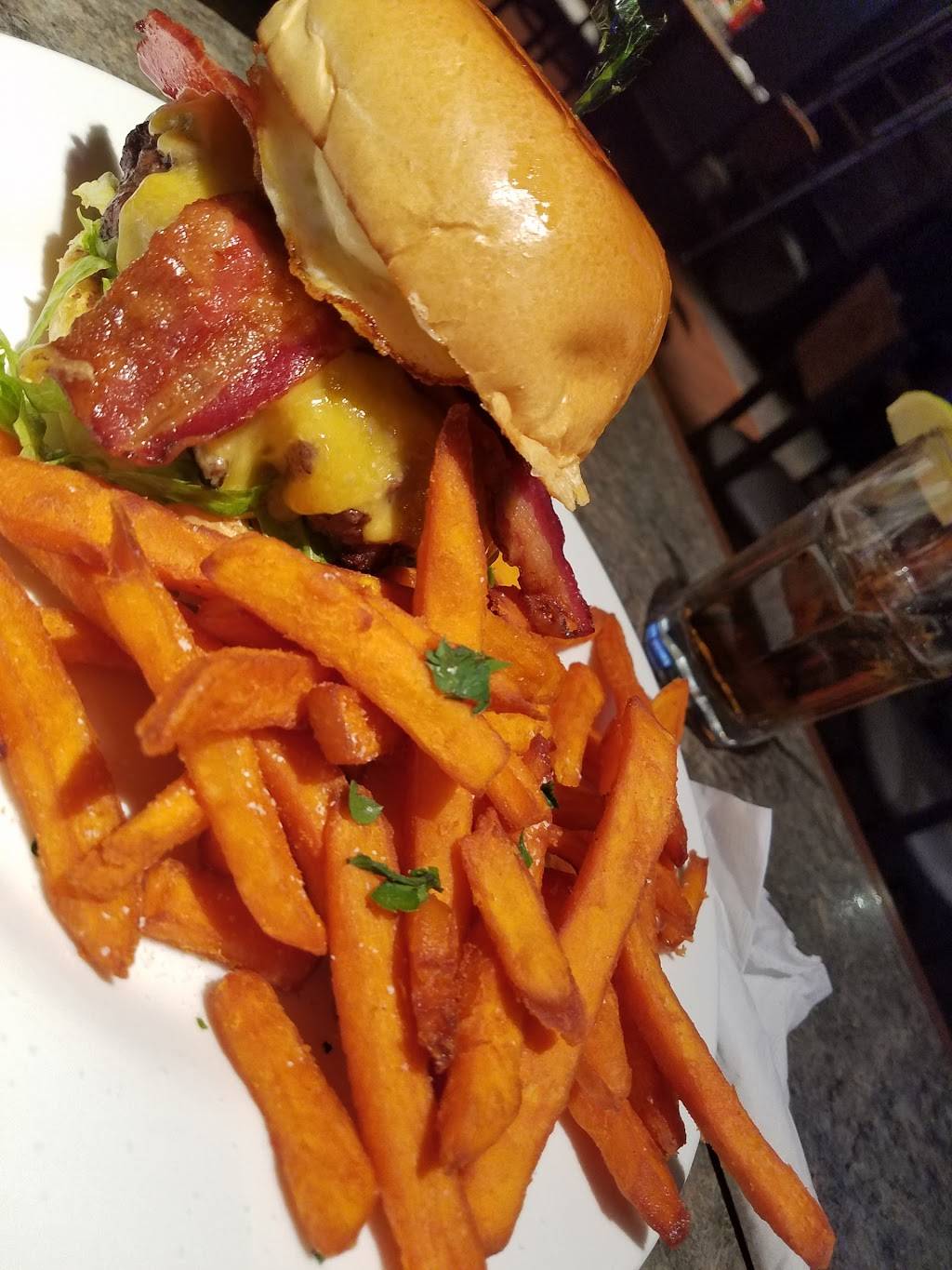 Tommy Joes | restaurant | 7940 Norfolk Ave, Bethesda, MD 20814, USA | 3016543801 OR +1 301-654-3801