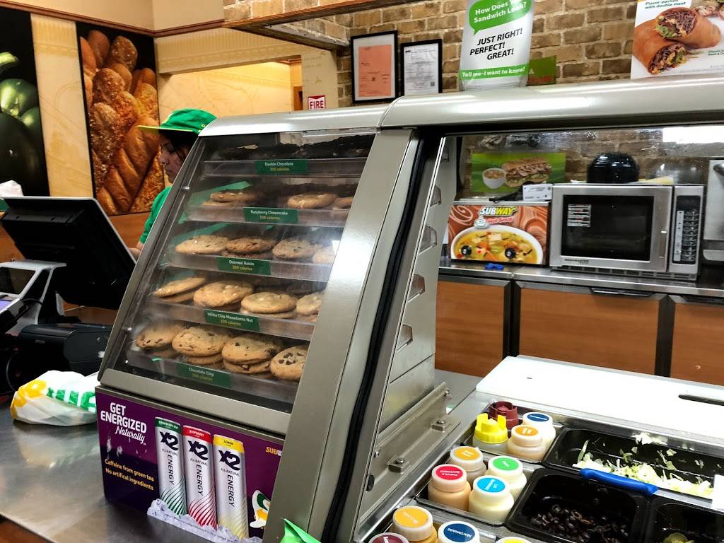 Subway Restaurants | restaurant | 40-24 College Point Blvd B227, Flushing, NY 11354, USA | 7184604700 OR +1 718-460-4700