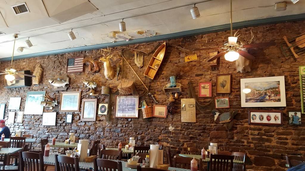 Does Eat Place | restaurant | 316 W Dickson St, Fayetteville, AR 72701, USA | 4794433637 OR +1 479-443-3637